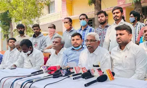 Telangana Jana Samithi founder Prof Kodandaram speaking to media persons at Kakatiya University in Hanamkonda