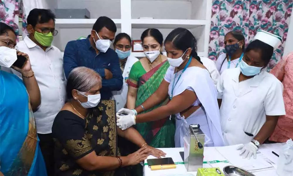 SVIMS Director Dr Vengamma participating in Covid-19 vaccination dry run at SVIMS Hospital in Tirupati