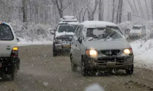Night temperatures rise as rain, snow lash J&K, Ladakh