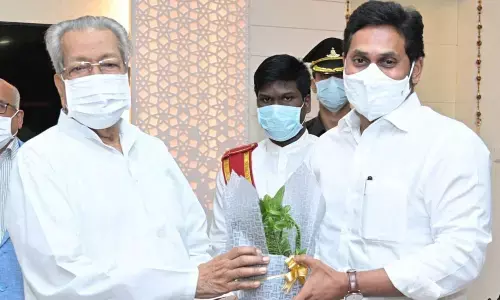 Chief Minister YS Jagan Mohan Reddy calls on Governor Biswa Bhusan Harinchandan at Raj Bhavan in Vijayawada on Monday