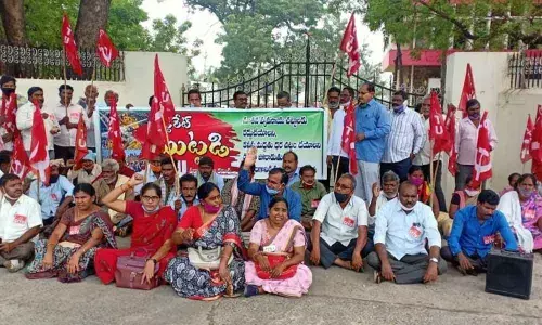 CITU leaders along with other organisations stage protest in support farmers’ agitation in Delhi