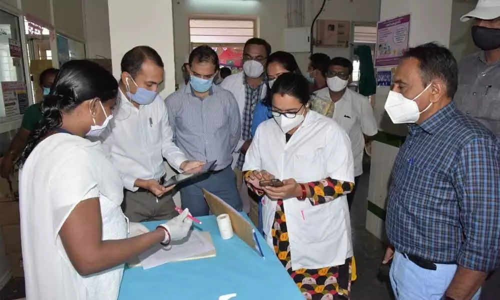 Nalgonda District Collector Prashanth Jeevan Patil along with other officials during the Covid vaccine dry run programme