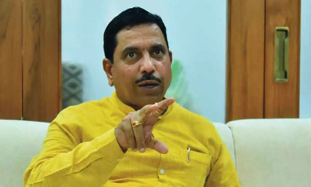 Pralhad Joshi urges opposition leaders to desist from giving negative statements on vaccine