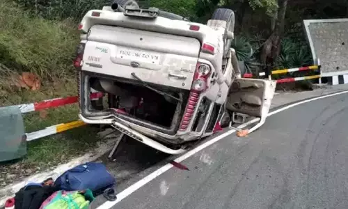 Andhra Pradesh: Car overturns at Tirumala ghat in Tirupati, no casualties reported