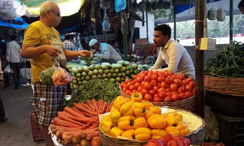 Rythu Bazaar vendors fleecing public