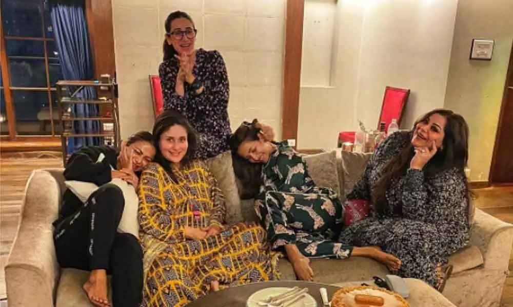 The Bollywood Girl Gang Pay A Visit To Kareena Kapoor’s House To Enjoy To The Core