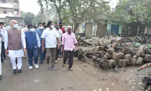 District Collector I Samuel Anand Kumar, MP Alla Ayodhya Rami Reddy, MLA Mustafa and GMC officials inspecting sanitation in Guntur on Monday