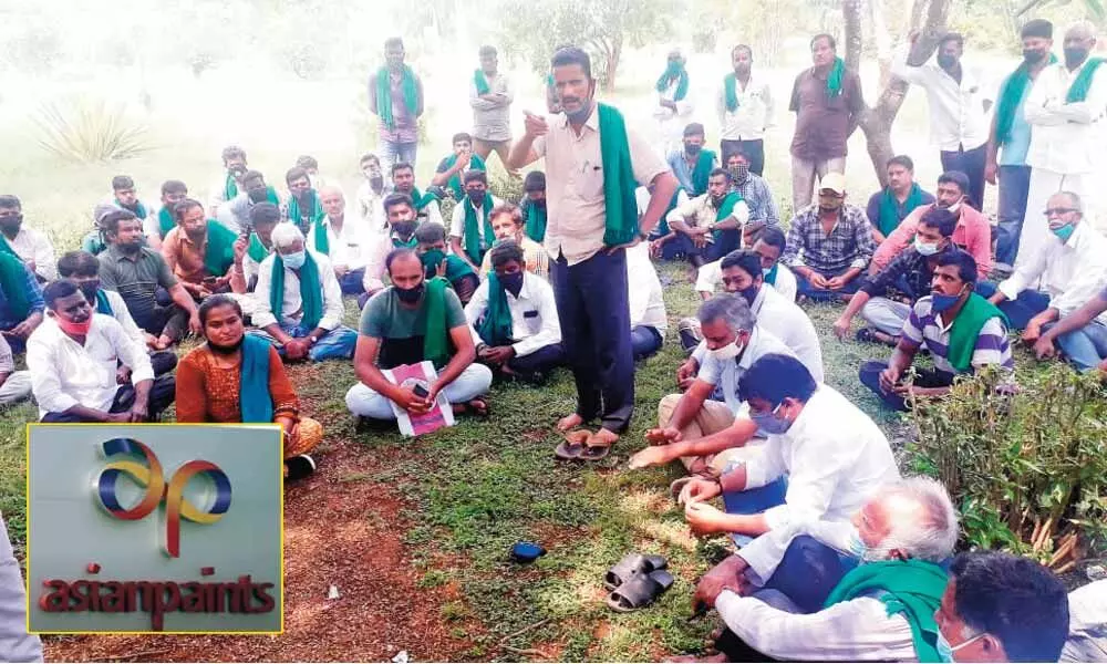 Mysuru Asian Paints stops operations as farmers continue protest seeking jobs