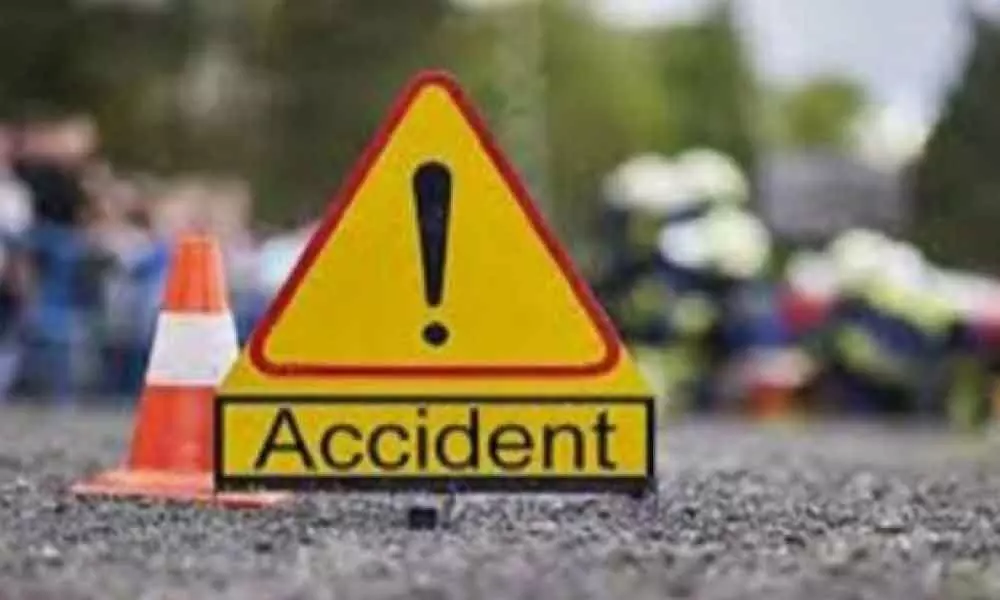 Nine women among 11 killed as bus collides with truck in Dharwad