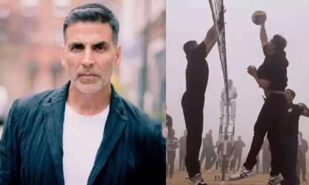 Akshay celebrates Army Day playing volleyball with jawans