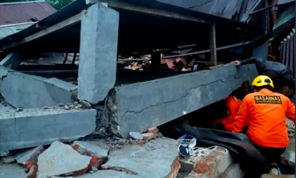 42 dead, 15,000 displaced in massive Indonesia quake