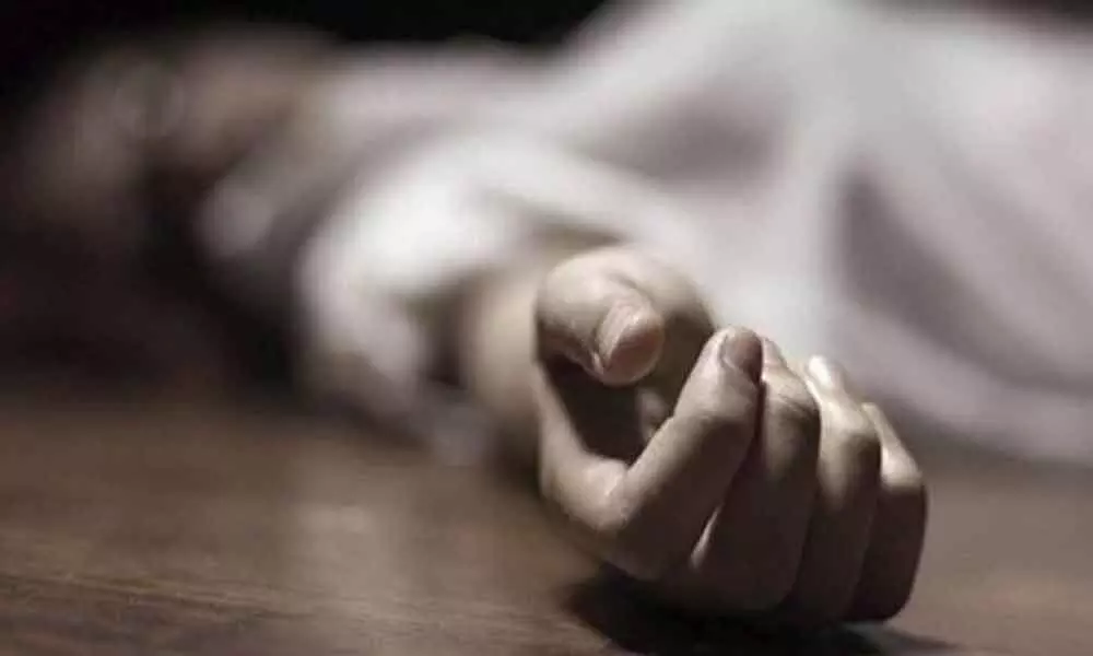 Andhra Pradesh: Eloped couple commits suicide after marriage in Guntur district