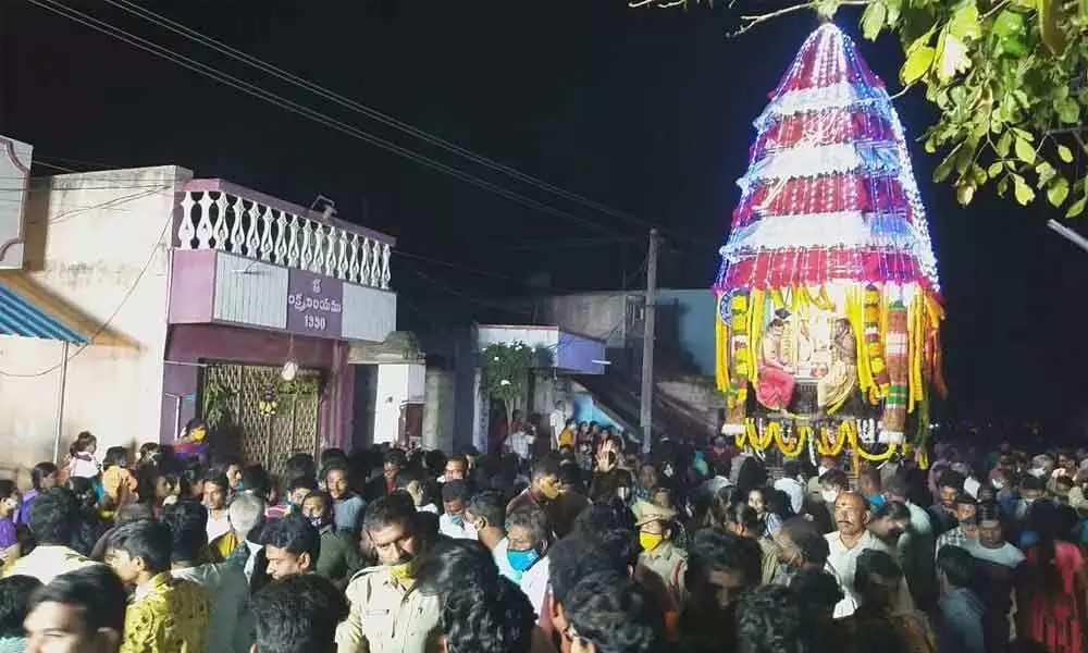 Bhadravati Sameta Bhavanarushi Swamy Rathotsavam in the streets of Perala on Sunday