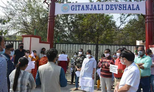 ‘Offline exams’ diktat by schools infuriates parents