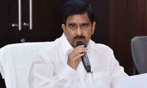 Devineni flays Kodali for using foul language against Naidu