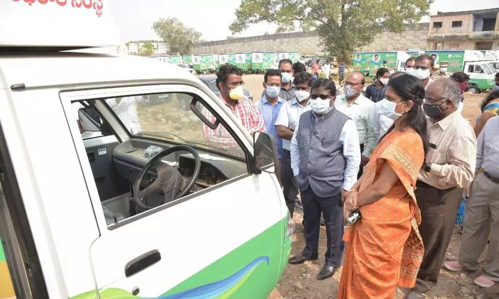 District Collector I Samuel Anand Kumar inspecting mobile dispensing units at Pedakakani on Tuesday