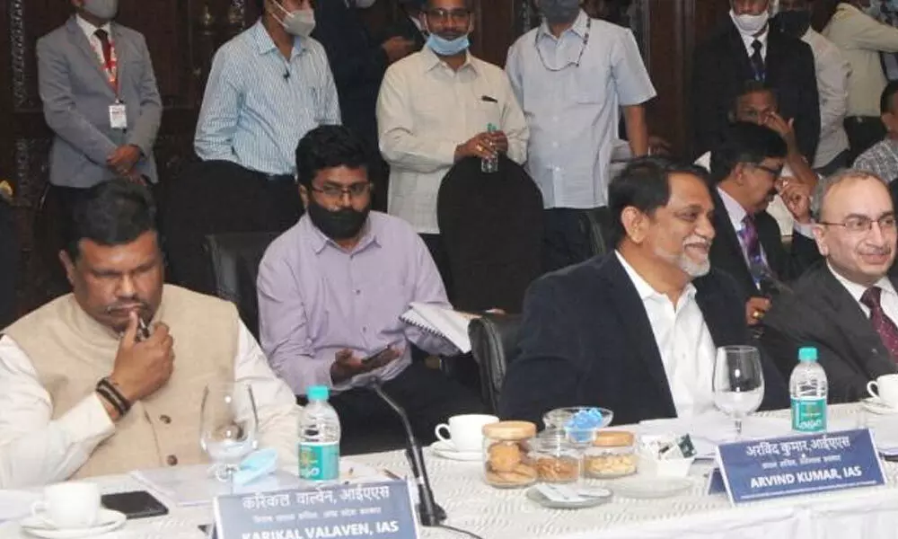 Telangana urges Centre to expedite projects