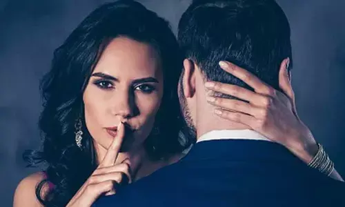 Lack of compliments top reason for female infidelity: Survey