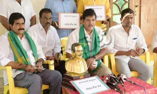 Devineni Umas Deeksha in support to Amaravati farmers