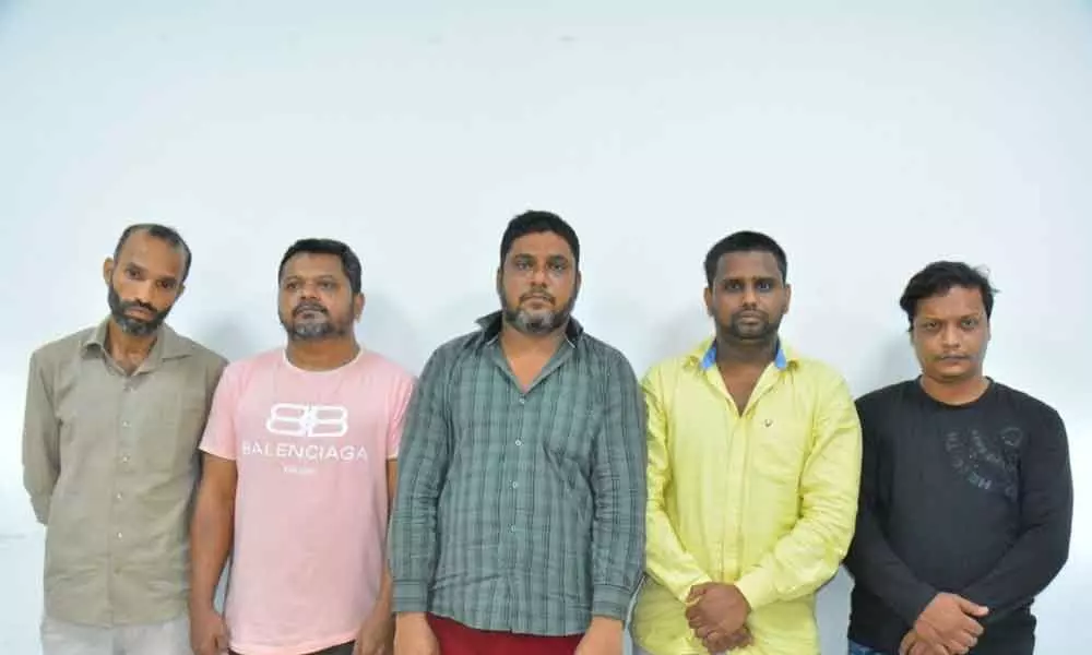 Five arrested for SIM swap fraud