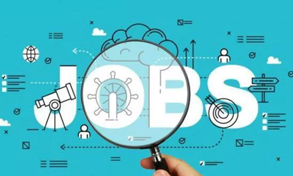 Job activity declined in most Indian industries in April