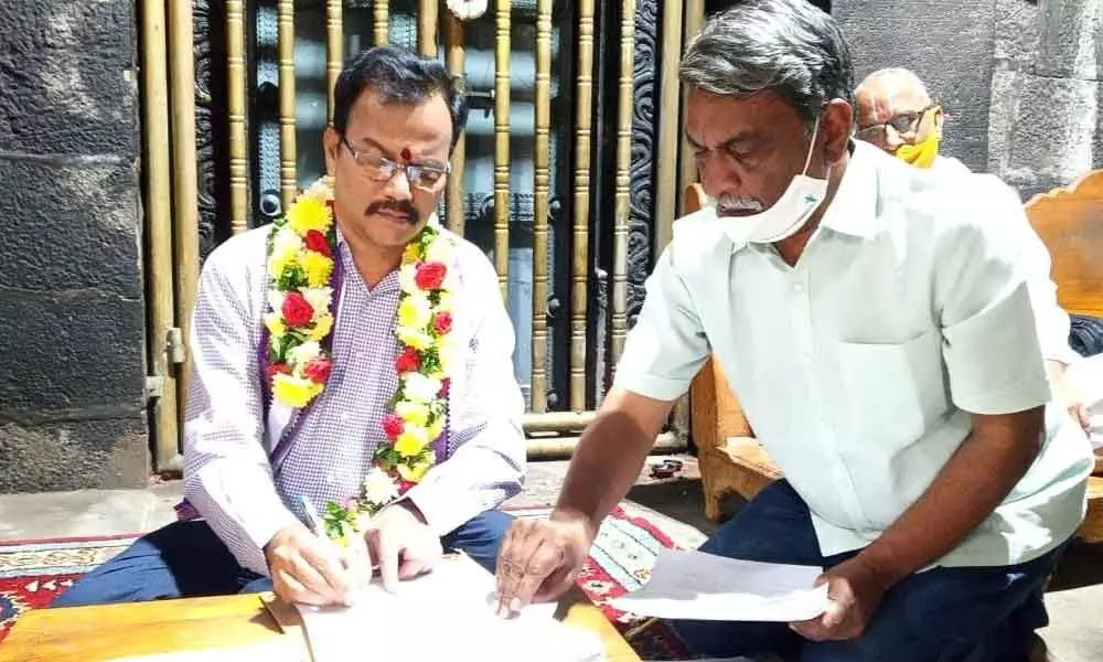 New EO takes charge at Simhachalam