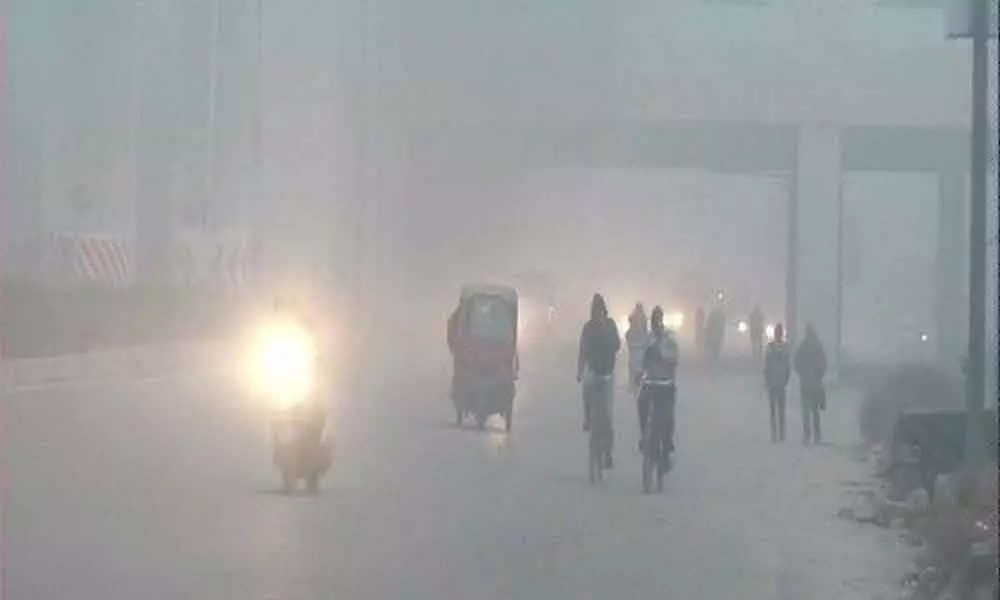 Moderate Fog Engulfs Delhi, Trains Delayed