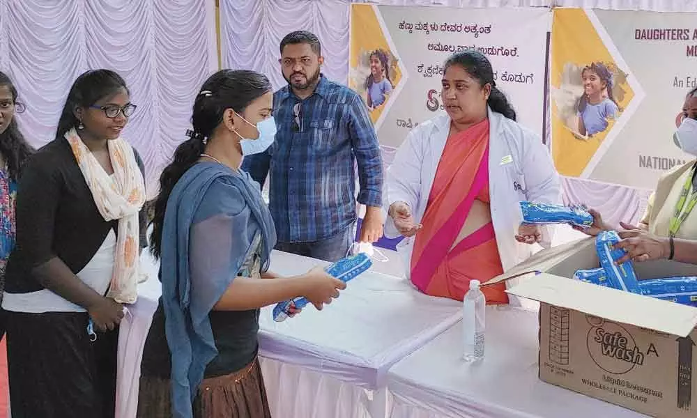 City hospital distributes sanitary napkins to girls