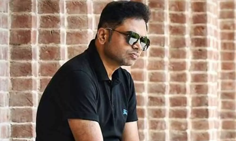 Vamsi Paidipally busy with web series