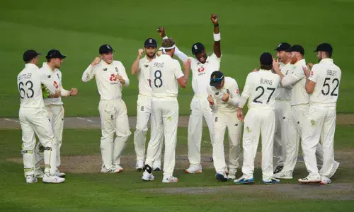 England close in on Australia in World Test C’ship final race