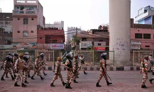 20 injured cops, farmers being treated at Lok Nayak after clashes