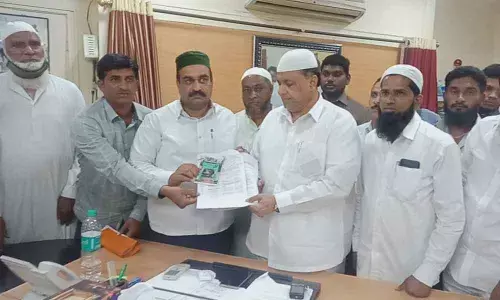Masjid Committee members of Madikunta village in Sadhashivpet mandal lodged a complaint against Inspector and member of Wakf over corruption charges. Taking this into cognisance, TSWB chairman Md Saleem has decided to institute an inquiry against officers