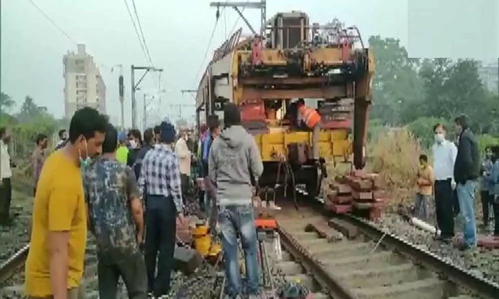 Maharashtra: Labourer killed, 2 injured in accident on rail track