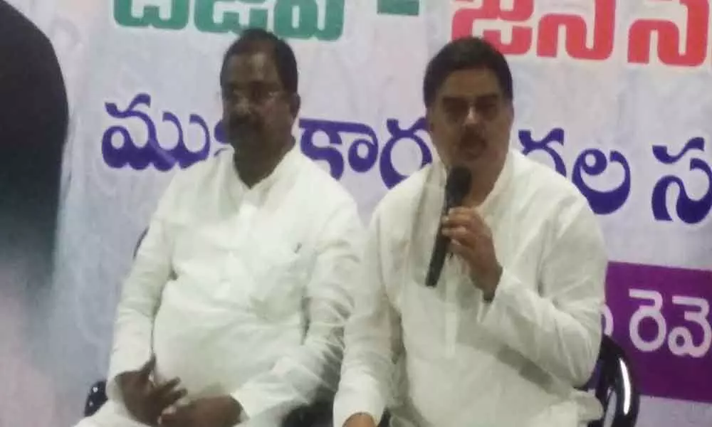 BJP state president and MLC Somu Veerraju , Janaena party leader Nadendla Manohar.  addressing the press conference at new state party office in Vijayawada