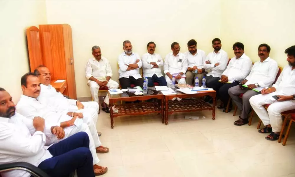Minister peddireddy ramachandra reddy meeting with district ysr party mlas at tirupati.for  elections