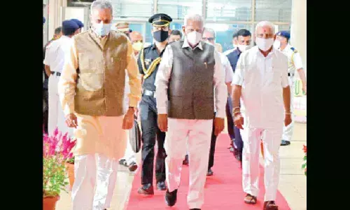 Governor Vajubhai Vala lauds governments Covid crisis management, Congress stages protest