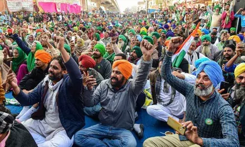 Farmers told to vacate protest sites