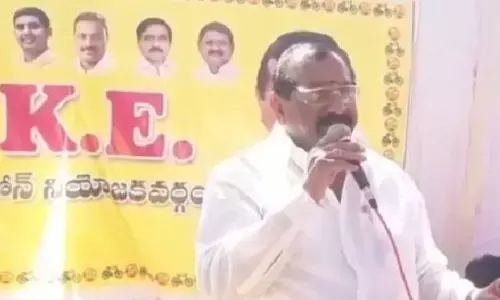 Former Minister and MLC KE Prabhakar addressing TDP cadres at Dhone on Thursday