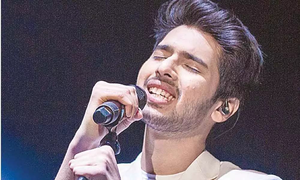 Armaan Malik Pays Tribute To KK By Singing His Famous Track 'Pal'