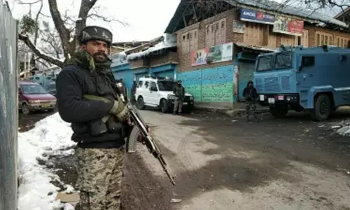 2 terrorists surrender in Kashmir