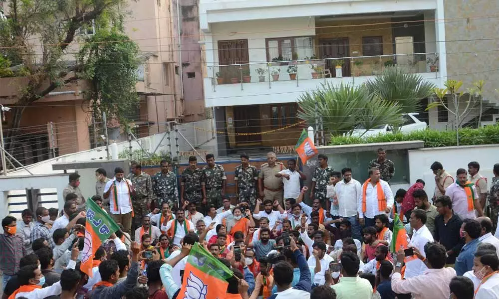 BJP workers protesting at TRS MLA Challa Dharma Reddy’s house in Warangal on Sunday. Photo: G Shyam Kumar
