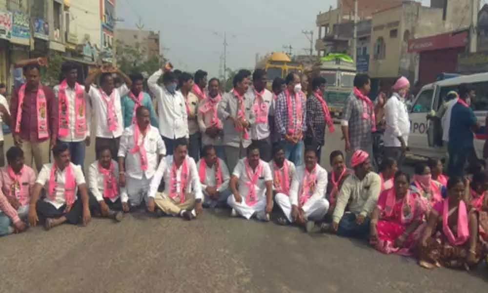 TRS leaders called for bandh protesting against the BJP leaders attack on MLA Challa Dharma Reddys residence in Nakkalagutta of Hanamkonda.