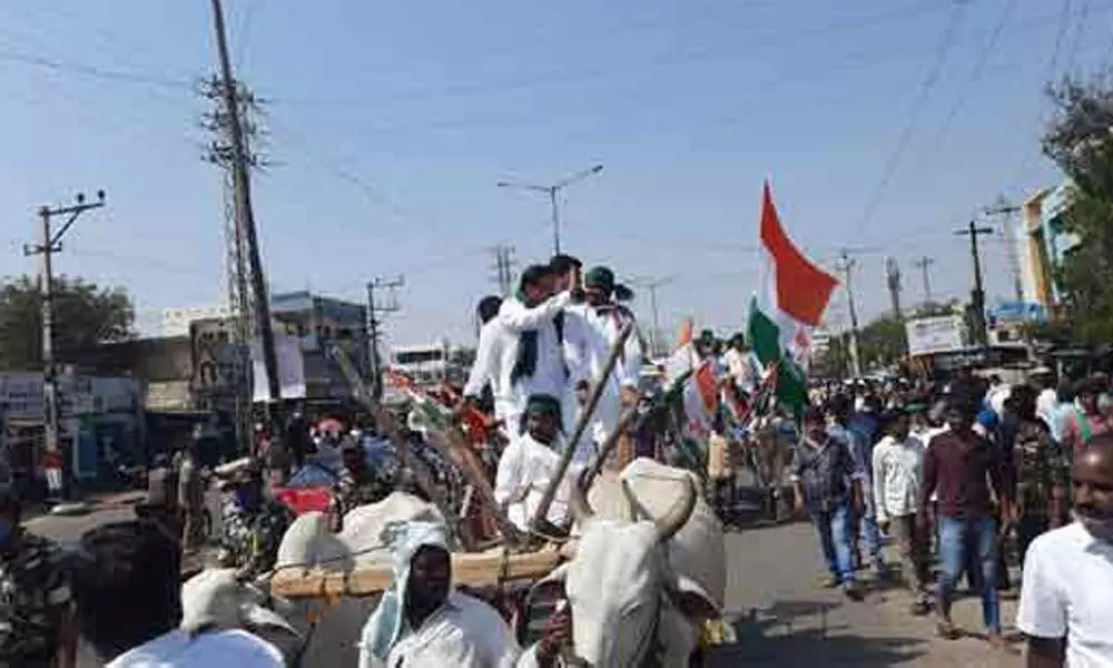 Chakka Jaam: Protestors block highway at Hyderabad outskirts