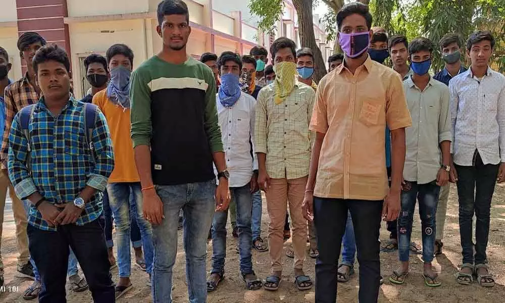 Students staging protest at Government Degree College premises in Srikakulam