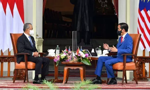 Indonesia, Malaysia ask ASEAN to hold special meeting on Myanmar