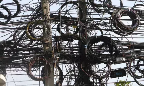 Hanging cables on roads cause concern