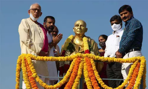 Tirupati: Veturi services for popularising Lords literature recalled