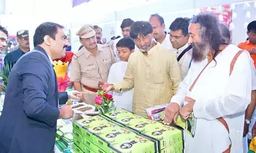 Adopt organic farming to keep ‘poison’ out of plates: Sri Sri Ravishankar