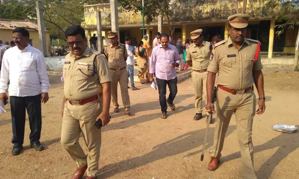 Vijayawada: CP and SP inspects polling stations in Krishna district