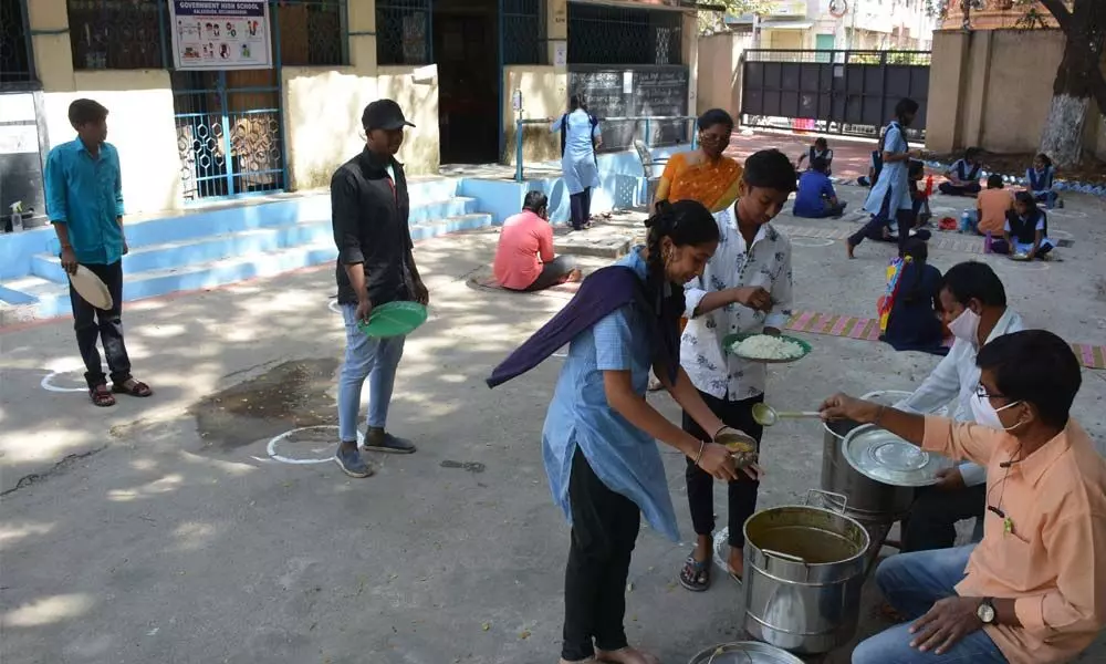 Tiffin boxes back to school